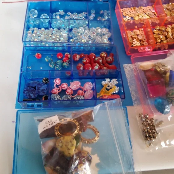 Large Mixed Jewerly Making Lot. - Picture 2 of 8